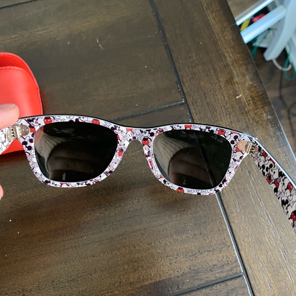 Child Ray ban sunglasses (Mickey mouse)